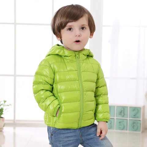 plumas estilo uniqlo niño opcion 2