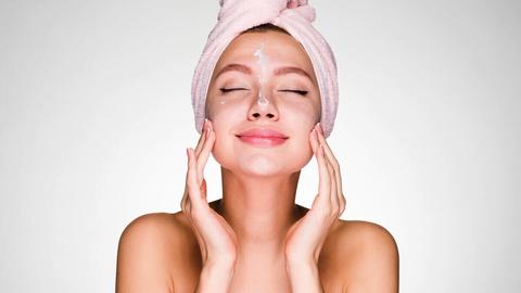 mi opinión sobre el gel limpiador facial de mercadona ¿ para quién es? ¿ realmente vale la pena?