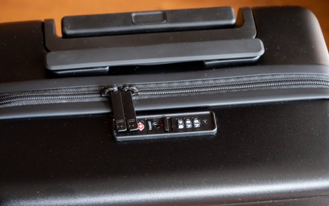 level8 matte carry on 20 cerradura