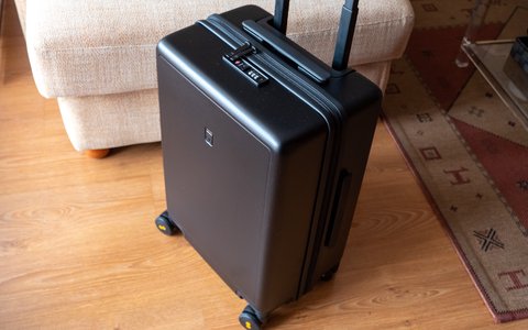 level8 matte carry on 20 dimensiones